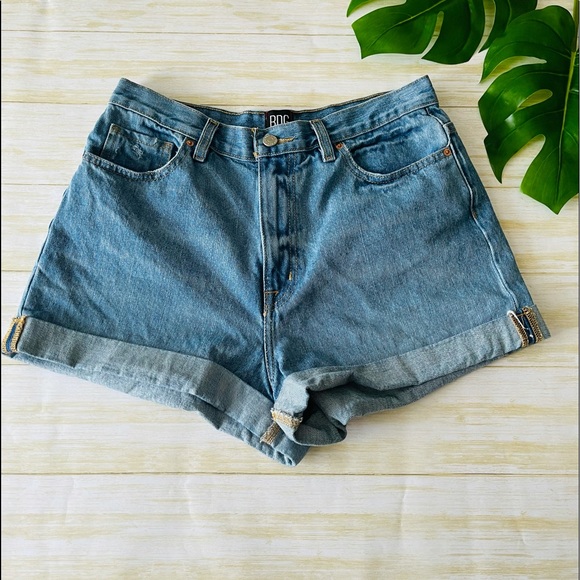 Urban Outfitters Pants - Urban Outfitters BDG Mom High-Rise Light Blue Wash Short - 30